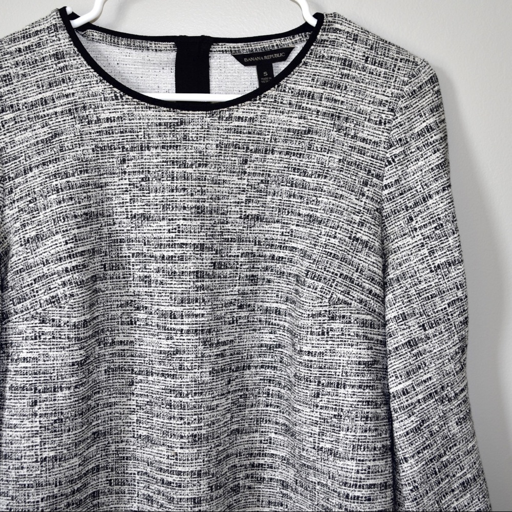 Banana Republic B&W Long Sleeve Top - S